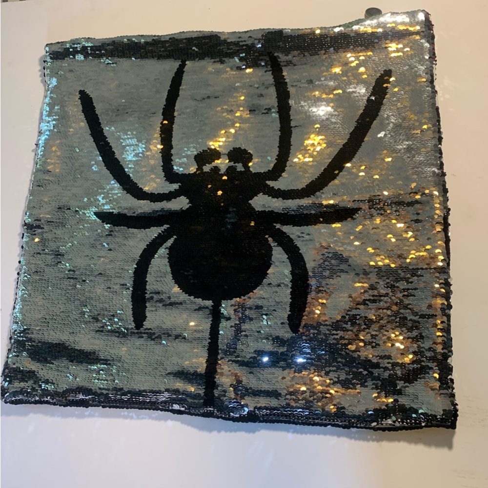 Pier 1 Reversible Spider Bat Flip Sequin Pillow Cover 16” X 16” Halloween Goth - Picture 2 of 9